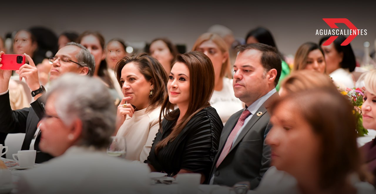 Tere Jiménez participa en el evento Mujer PyME Banorte